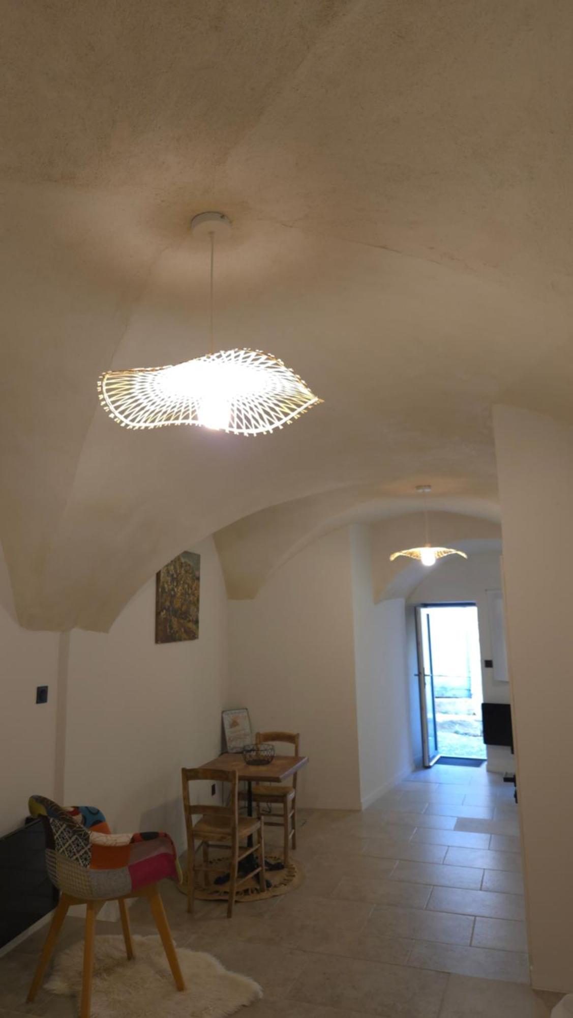 Petit Bonheur Apartment Lauris Exterior photo